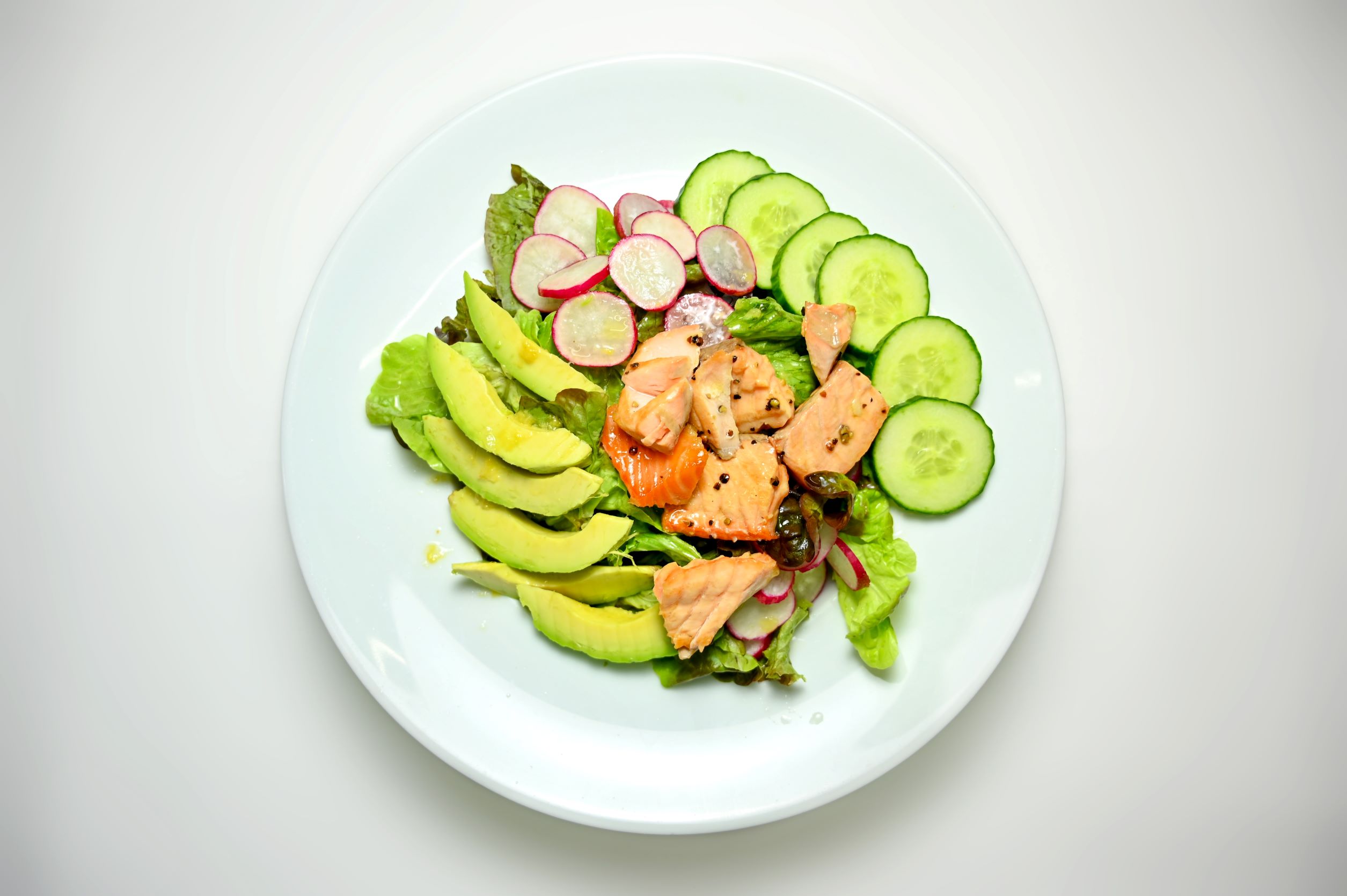 avocado & salmon salad